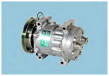 Cargar imagen en el visor de la galería, New OEM A/C Compressor SD7H15 DIRECT 135MM 1A 24V - OE# 8133