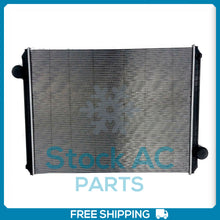 Cargar imagen en el visor de la galería, New Radiator fits International Navistar 5000 5500 5600 5900 8000 8100 92..