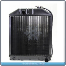 Cargar imagen en el visor de la galería, Radiator w/Cap fits Ford Tractor 5000 5100 5600 6600 C7NN8005 C7NN800... QAC