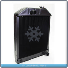 Cargar imagen en el visor de la galería, Radiator w/Cap fits Ford Tractor 5000 5100 5600 6600 C7NN8005 C7NN800... QAC