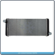 Cargar imagen en el visor de la galería, Radiator fits Kenworth 03-07 T300 Peterbilt 08-13 335 340 03-07 330 QAC
