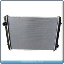 Cargar imagen en el visor de la galería, Radiator Heavy Duty fits Freightliner 1992 &amp; newer FLD Century Busine... QAC
