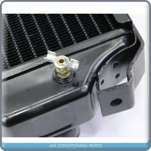 Cargar imagen en el visor de la galería, NEW Radiator Copper Brass AT20849 fits John Deere JD300 JD301 820 830 93..