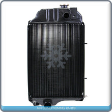 Cargar imagen en el visor de la galería, New Radiator Copper Brass fits John Deere 2440 &amp; 2640 - OE# AR90945 / AR90947