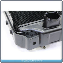 Cargar imagen en el visor de la galería, New Radiator Copper Brass fits John Deere 2440 &amp; 2640 - OE# AR90945 / AR90947