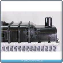 Cargar imagen en el visor de la galería, Radiator fits Ford F250 F350 F450 F550 Super Duty 4C3Z8009BA QAC