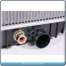 Cargar imagen en el visor de la galería, Radiator fits Ford F250 F350 F450 F550 Super Duty 4C3Z8009BA QAC
