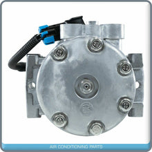 Cargar imagen en el visor de la galería, New A/C Compressor for Kenworth T660, T800 / Peterbilt 387 - OE# 4080 / 4377