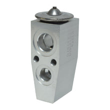 Cargar imagen en el visor de la galería, A/C Expansion Valve for Cadillac Escalade / Chevrolet Tahoe / Dodge Journe... QR - Qualy Air