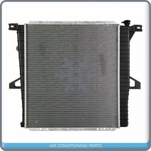 Cargar imagen en el visor de la galería, NEW Radiator for Ford Explorer 2000 to 2001 / Mercury Mountaineer 2000 to 2001 - Qualy Air
