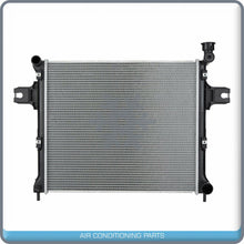 Cargar imagen en el visor de la galería, NEW Radiator for Jeep Commander / Jeep Grand Cherokee 5.7L - 2005 to 2010 - Qualy Air