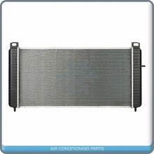 Cargar imagen en el visor de la galería, New Radiator for Chevy Silverado 1500 GMC Yukon Cadillac Escalade 4.8 5.3 6.0L - Qualy Air