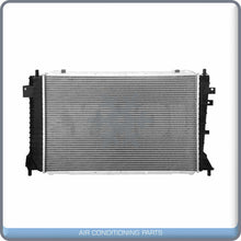Cargar imagen en el visor de la galería, Radiator for Ford Crown Victoria, Grand Marquis / Lincoln Town Car / M... QL - Qualy Air