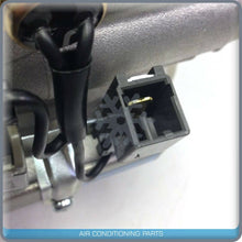 Cargar imagen en el visor de la galería, New OEM A/C Compressor fits Montana Tractor L4940 - Qualy Air