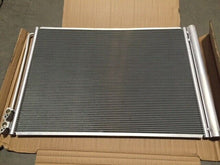 Cargar imagen en el visor de la galería, A/C Condenser for BMW 740i, 750i, 750i xDrive, 750Li, 750Li xDrive, Alpina... QR - Qualy Air