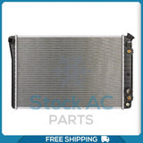 Radiador NUEVO para Chevrolet Camaro, P20, P30 / GMC P2500, P3500 / Pontiac.. 