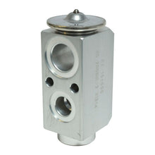Load image into Gallery viewer, A/C Expansion Valve for Buick Enclave / Chevrolet Traverse / GMC Acadia QR - Qualy Air