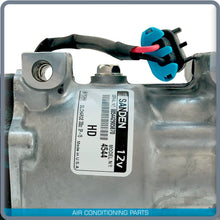Cargar imagen en el visor de la galería, New OEM Truck Line A/C Compressor fits Ford F650 / F750 7.2L - 2004 to 2008 - Qualy Air