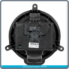 Cargar imagen en el visor de la galería, New A/C Blower Motor Freightliner M2 106, 112 - 2002 to 2015 - OE# VCC929709R - Qualy Air