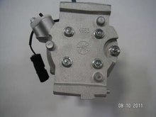 Cargar imagen en el visor de la galería, A/C Compressor OEM TRA090 for Chrysler Sebring / Dodge Stratus QR - Qualy Air
