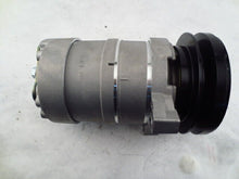 Cargar imagen en el visor de la galería, A/C Compressor HR6/DA6 for Chevrolet B60, C5500 Kodiak, C60, C60 Kodiak, C... QR - Qualy Air
