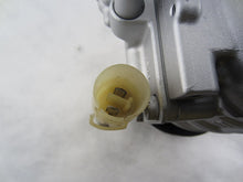 Cargar imagen en el visor de la galería, A/C Compressor OEM Denso 10PA17C for Land Rover Defender 90, Discovery QR - Qualy Air