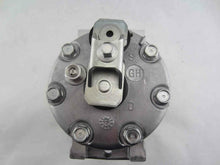 Cargar imagen en el visor de la galería, New OEM A/C Compressor fits Freightliner / Sterling Trucks - OE# SKI4543S - Qualy Air