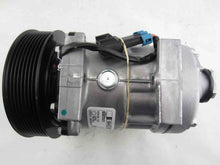 Cargar imagen en el visor de la galería, New OEM A/C Compressor fits Freightliner / Sterling Trucks - OE# SKI4543S - Qualy Air