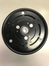 Cargar imagen en el visor de la galería, A/C Compressor OEM Denso SCS06C for Toyota Echo, Yaris QR - Qualy Air