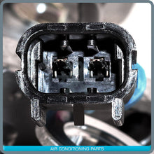Cargar imagen en el visor de la galería, New Sanden OEM 4079 AC Compressor for Kenworth/ Peterbilt 320,382,384,389,587 - Qualy Air
