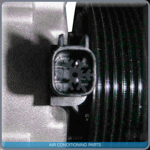 Cargar imagen en el visor de la galería, New OEM AC Compressor for Ford E-150, E-250, E-350 SD, E-450 SD - OE# 7C2Z19703A - Qualy Air