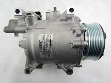Cargar imagen en el visor de la galería, A/C Compressor OEM TRSE07 for Acura CSX / Honda Civic QR - Qualy Air