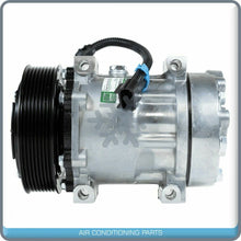 Cargar imagen en el visor de la galería, New A/C Compressor for Mack TITAN TD713 / Volvo VN, VNL, VNM, VT - Qualy Air