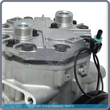 Cargar imagen en el visor de la galería, New A/C Compressor fits Freightliner Business Class M2 , FL-150, FLD Series - Qualy Air