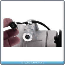 Cargar imagen en el visor de la galería, A/C Compressor DKS17DS for Ford Focus, Transit Connect QR - Qualy Air