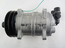 Cargar imagen en el visor de la galería, A/C Compressor OEM Valeo TM16HS for Shuttlebus and QR - Qualy Air