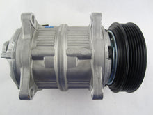 Cargar imagen en el visor de la galería, A/C Compressor OEM DKS15CH for Volvo S40, V40 QR - Qualy Air
