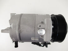 Cargar imagen en el visor de la galería, A/C Compressor CVC E for Buick LaCrosse, Regal / Chevrolet Impala, Malibu QR - Qualy Air