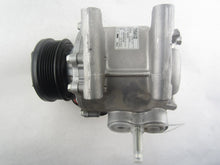 Cargar imagen en el visor de la galería, A/C Compressor TRSA12 for Buick Rainier / Chevrolet Trailblazer / GMC Envo... QR - Qualy Air