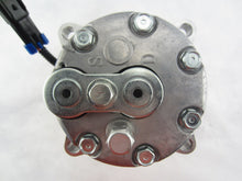 Cargar imagen en el visor de la galería, A/C Compressor OEM Sanden SD7H15 for Chevrolet / GMC / Mack / Volvo QR - Qualy Air