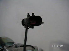 Cargar imagen en el visor de la galería, A/C Compressor OEM TRA090 for Chrysler Sebring / Dodge Stratus QR - Qualy Air